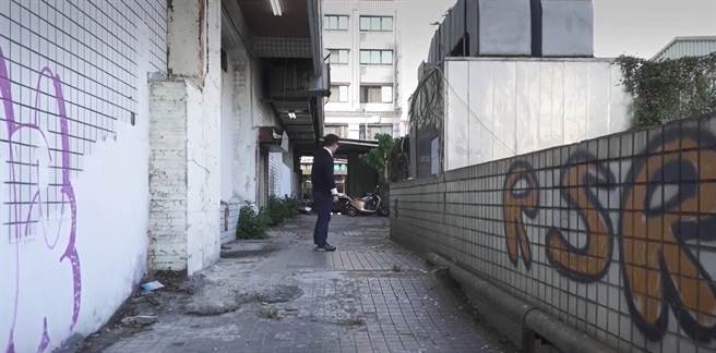 员林黄金地段的黄金帝国大厦，地下4层地上14楼，从921地震后已荒废20多年。（曹嘉豪提供／吴敏菁彰化传真）