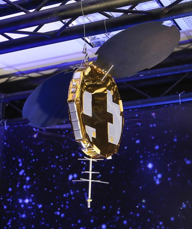 福尔摩沙卫星三号模型。(陈俊吉摄)