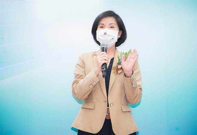 （远传电信5G远距诊疗服务再下一城，20日与苗栗县政府、国家卫生研究院、为恭纪念医院共同宣布，于苗栗县南庄乡卫生所启用5G糖尿病连续式远距医疗照护服务，图为远传总经理井琪。图／远传电信提供）