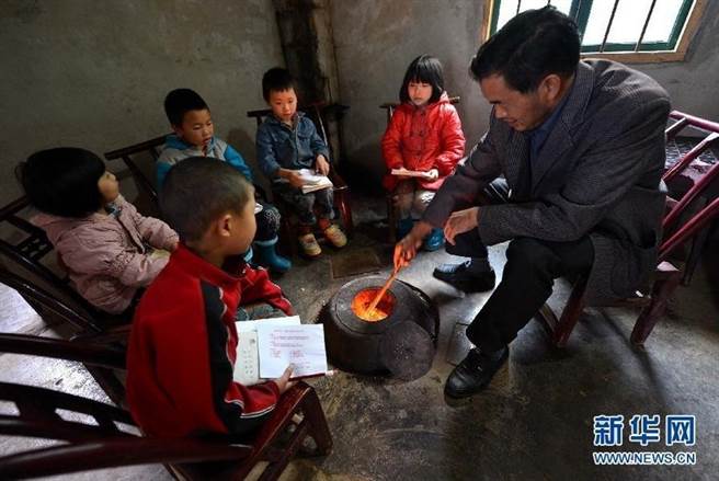 今年冬天，传统、便宜的採暖方式可能在大陆农村又大量出现。(新华社)