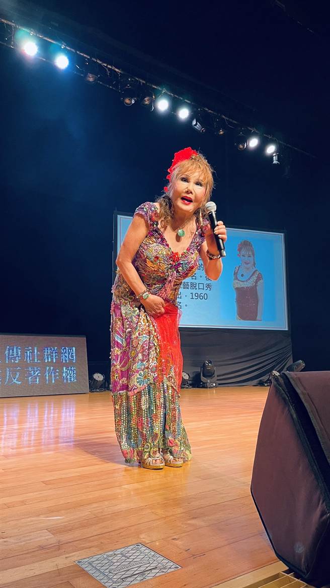 综艺天后澎澎高唱「爱拚才会赢」，全场跟着嗨唱。（廖素慧摄）