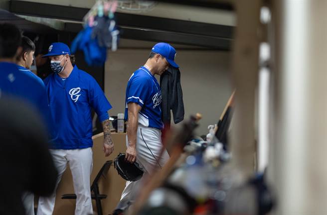 富邦悍将江少庆本季第2度先发不满5局。（富邦悍将提供）