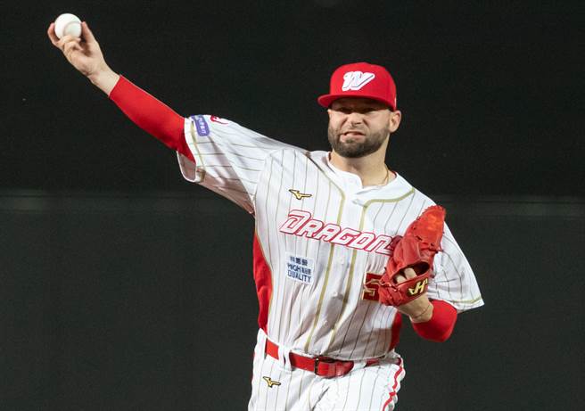 味全龙伍铎。（味全龙提供）