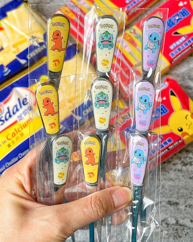 有民眾分享，在逛全联时看到某品牌的起司正在做促销，购买就送超可爱的宝可梦餐具，让她忍不住下手买了3组。(摘自我爱全联-好物老实説)