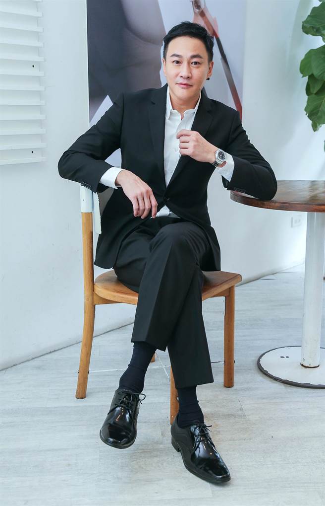  何润东出席表商活动。(粘耿豪摄) 