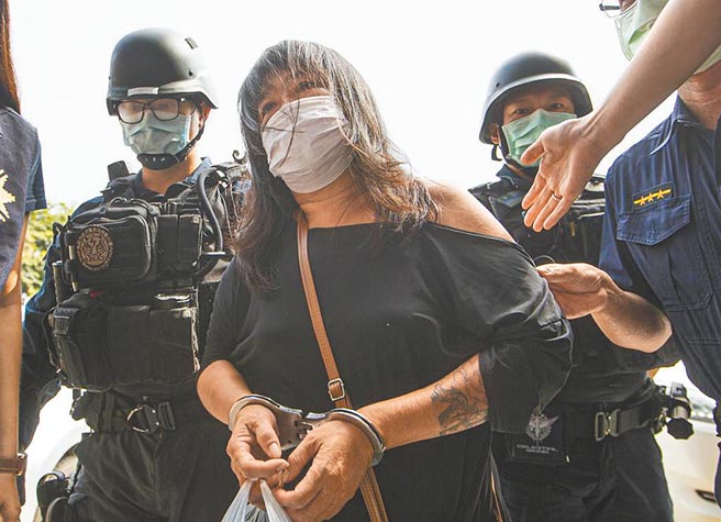 高雄城中城大火，在押主嫌黄格格在案发前与郭姓男友Line对话曝光。 （本报资料照片）