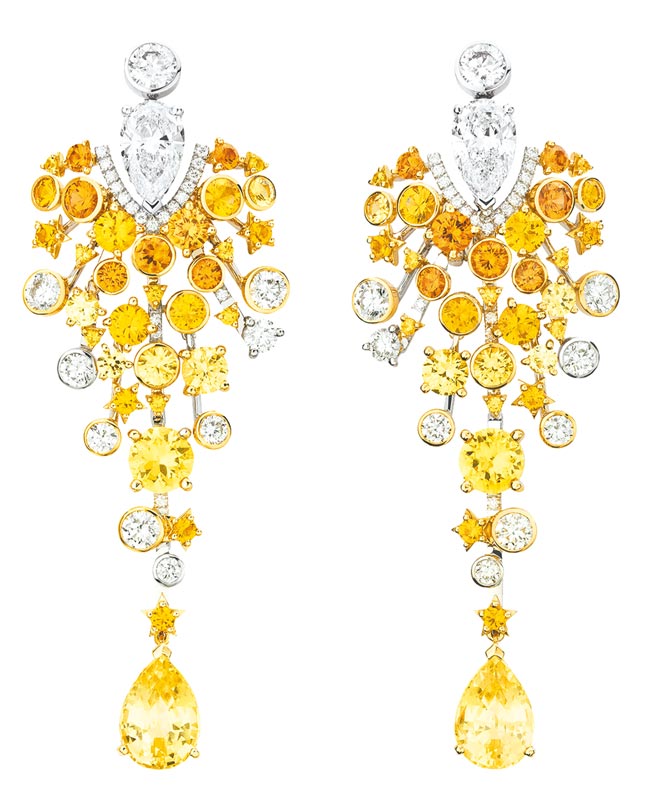 香奈儿N°5系列珠宝Golden Sillage耳环。（香奈儿提供）