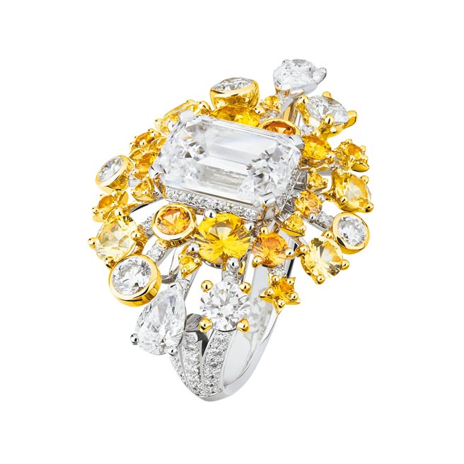 香奈儿N°5系列珠宝Golden Sillage戒指。（香奈儿提供）