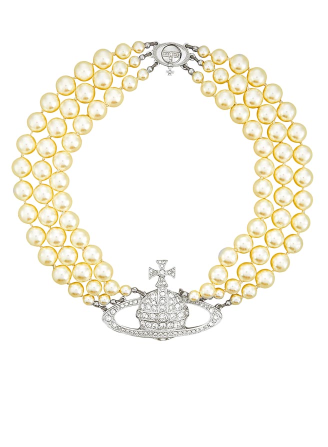 Vivienne Westwood三串珍珠項鍊（銀），2萬1000元。（Vivienne Westwood提供）