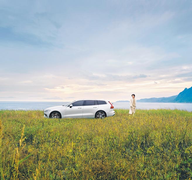 陳柏霖首次接下汽車品牌代言，與VOLVO旅行車V60「終於自我」概念精神不謀而合。（Volvo Car Taiwan提供）