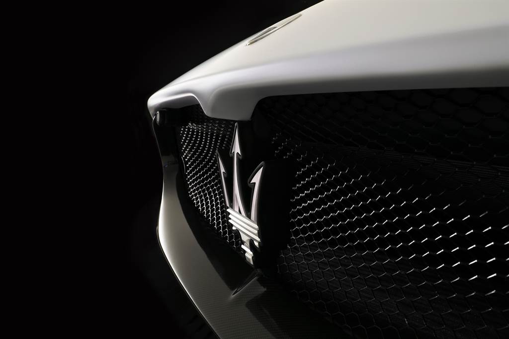 「MC20」劃時代的優雅質感象徵品牌全新世代的設計語彙，初登場便橫掃 2021 年全球重量級汽車設計大獎(圖/Maserati提供)