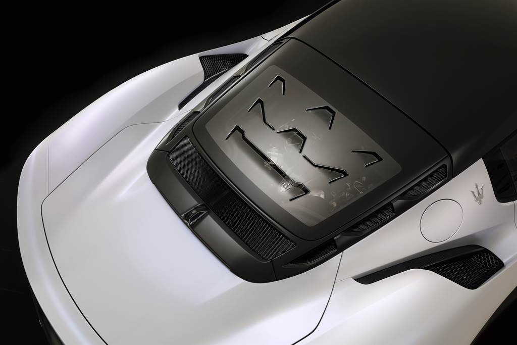 「MC20」劃時代的優雅質感象徵品牌全新世代的設計語彙，初登場便橫掃 2021 年全球重量級汽車設計大獎(圖/Maserati提供)