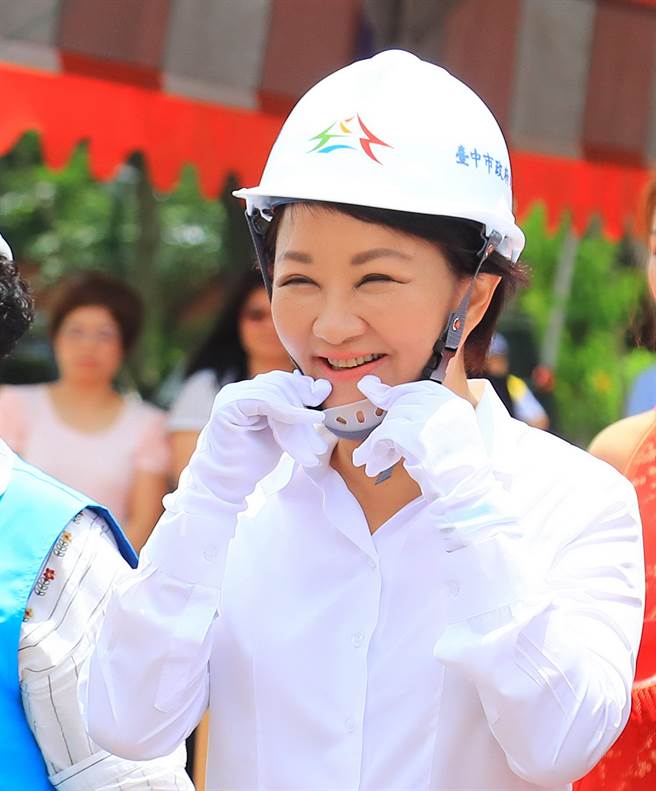 台中市长卢秀燕强调，「开不了工的要开工，完不了工的要完工」，恢復老人健保补助，公托公幼倍增，施政稳紥稳打。（卢金足摄）