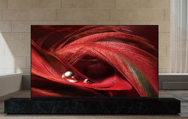 新光三越台北天母店SONY 75型4K联网液晶电视XRM-75X95J，14万9900元。（新光三越提供）