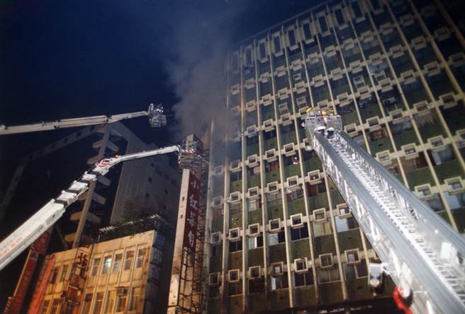 1993年01月19日论情西餐厅大火，夺走33条人命。（中时资料照／吴方明摄)