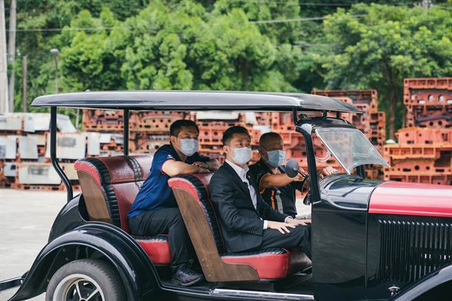 推大新竹觀光品牌林智堅參訪全球最大古董車復刻王 寶島 中時