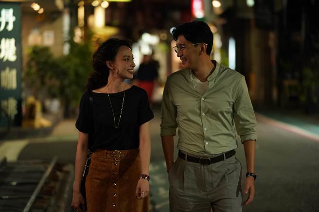 姚以缇（左）和曾少宗剧中擦出火花。（Netflix提供）