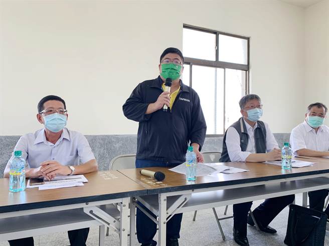 立委蔡易余要求能源局、法务部硬起来，积极查缉不肖行为。（吕妍庭摄）