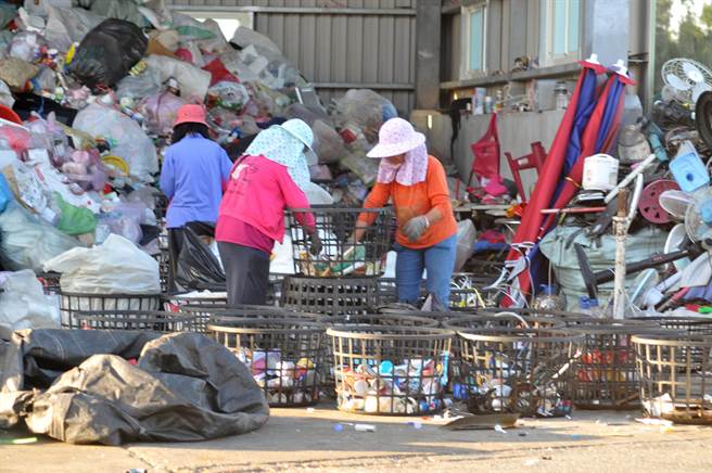 金门资源回收率15年来提升近34％，成效获得中央肯定。（李金生摄）