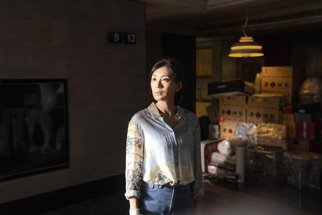 贾静雯演《瀑布》除了调整心境，外观上也不马虎。（本地风光提供）