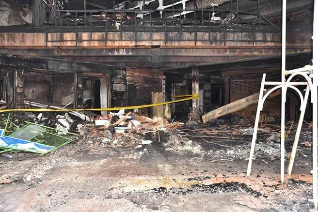 高雄市盐埕区「城中城」大楼14日发生大火。（中时资料照）