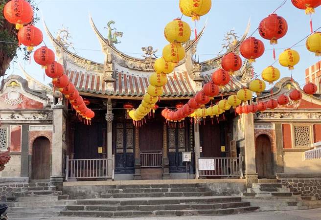 中部业者结合观光局国旅团游补助推出离岛促销旅游产品，全面抢攻旅游市场，炒热离岛观光旅游市场。(市议员陈清龙提供)