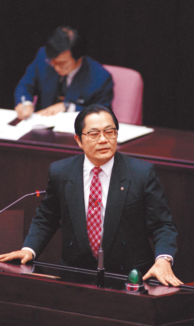 民进党立委黄国书、创党主席江鹏坚（见图）近日接连被爆出曾当过情治单位线民、卧底，引发转型正义讨论。（本报资料照片）