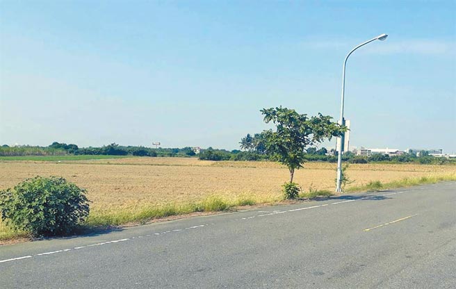 台南市政府都市計畫委員會近日審議通過南科管理局申請的南科三期擴建案變更都市計畫，已報請內政部審議。圖為南科三期基地新市區台糖看西農場。（本報資料照片）