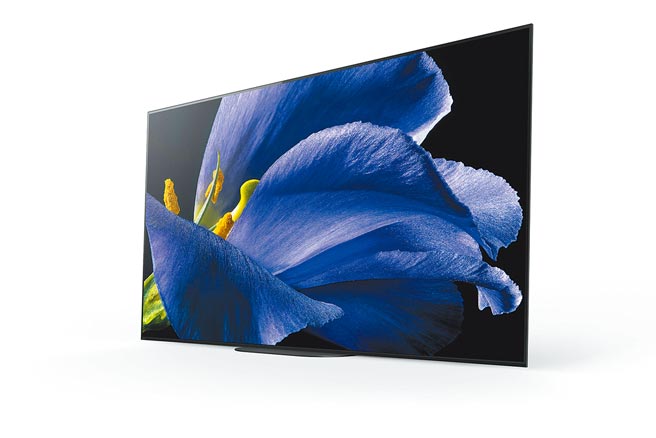 新光三越台北信义新天地「电视买机送机」，买集雅社SONY 77吋 4K OLED智慧电视KD-77A9G(见图)，64折特价29万9900元，加购美声剧院组，送LG 4K智能联网电视。     （新光三越提供）