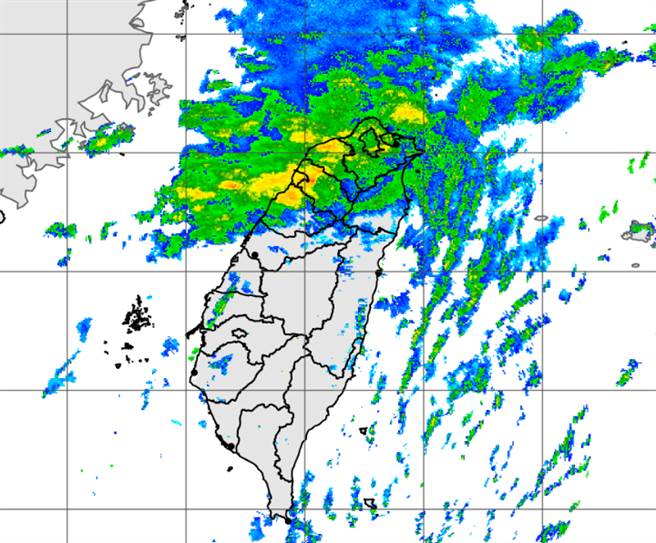 受東北季風、華南水氣影響，低溫下探17度，北北基續發大雨特報。（中央氣象局提供）