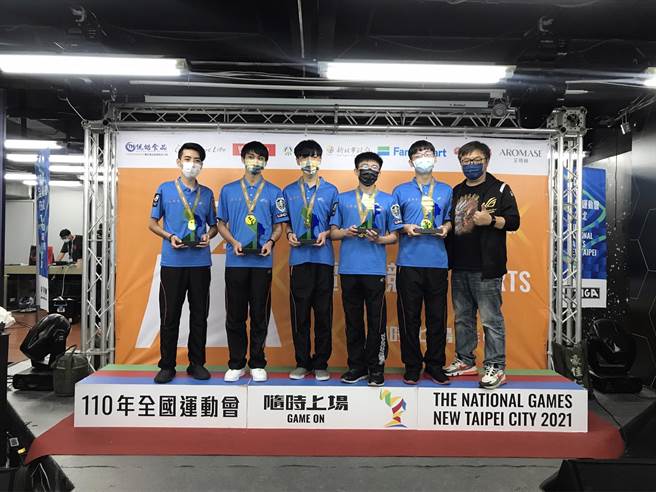 弘光猎鹰电竞校队代表台中市，夺全运会电竞团体赛金牌。（陈淑娥摄）