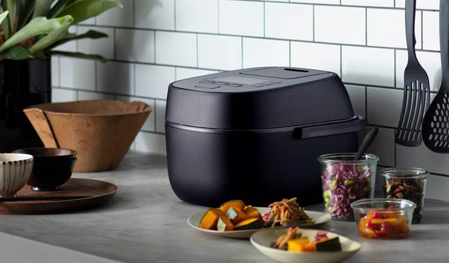 Panasonic照顧生活日常一把罩 全新吹風機攜手資生堂推「絕美保養組」。（Panasonic提供）