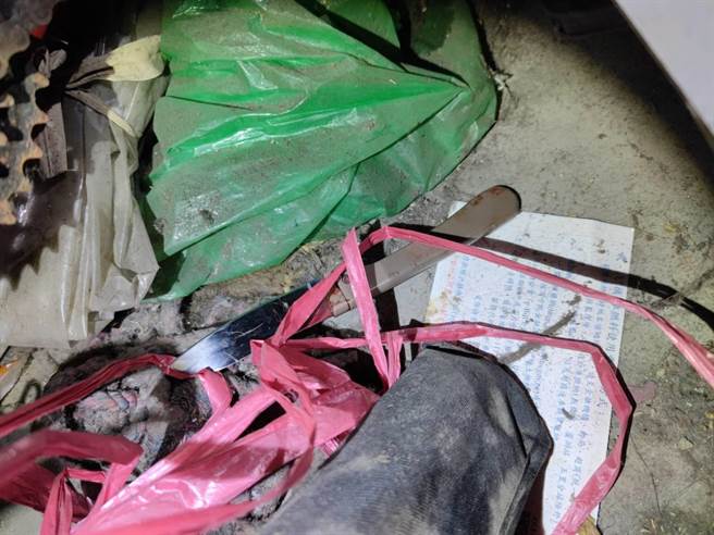 凶刀(翻摄照片／戴上容新北传真)