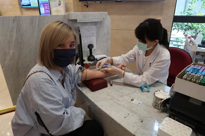 李佳薇日前求医做冻卵。（星葳娱乐提供）