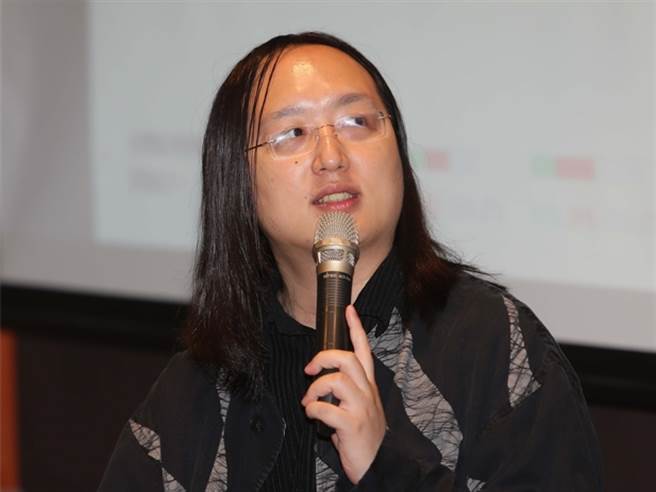 最近有个半官方且专为退休准备的投资平台出现，行政院政务委员唐凤特别为其「站台」。(资料照)