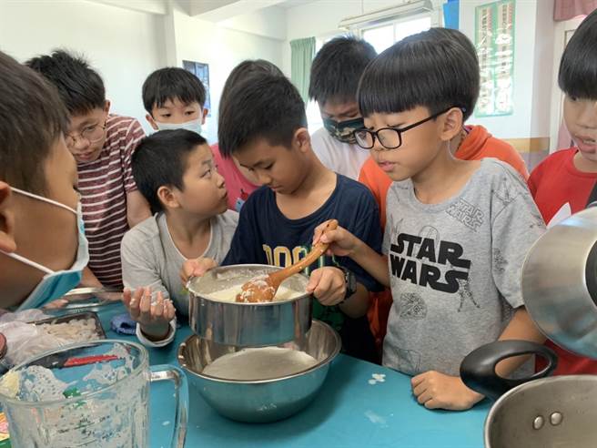 「乌矸仔の秘密」大纯酿亲子料理竞赛暨食农教育推广活动，即日起接受报名，活动以「食农教育」、「亲子互动」为主轴。（台中市农会提供／陈淑娥台中传真）