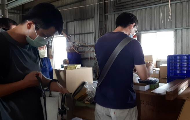 屏縣衛生局與縣調站稽查縣內工廠，是否違反藥事法正釐清中。(翻攝畫面)