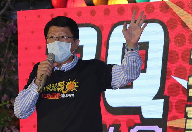 台南市议员谢龙介抨击陈柏惟没顾下一代的健康而支持莱猪、挺大麻合法化，有够可恶。（黄国峰摄）