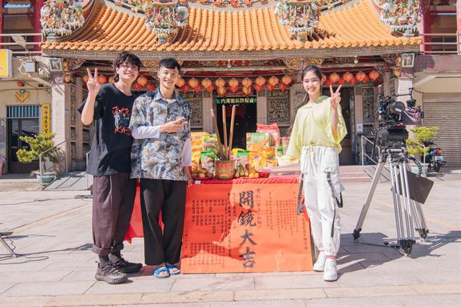 黄冠智、雷嘉汭和刘子铨化身「化劫打怪三人组」。（犊影制作提供）