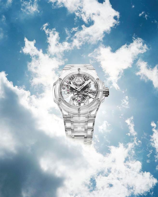 宇舶表BIG BANG INTEGRAL蓝宝石陀飞轮炼带腕表，从表壳到炼带皆以蓝宝石打造，1308万元。（HUBLOT提供）