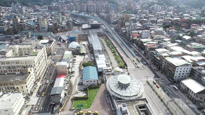 交通部长王国材21日在立法院透露，基隆捷运路线初步确定，不和台铁重迭，将在1个月内与基隆、新北市及台北市确认最后路线。（本报资料照片）