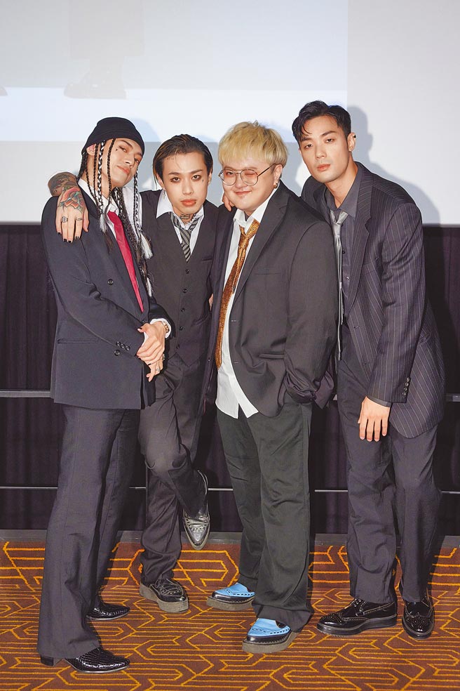 TRASH昨辦專輯慶功暨〈離開台北〉MV首映記者會。（華納提供）