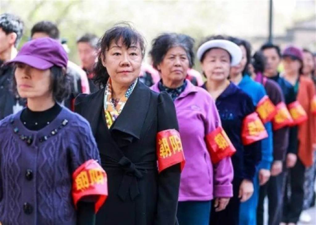 北京刻意宣揚朝陽群眾（圖）的功勞，已經讓李雲迪事件變成一個社會治安的宣傳工具，宣傳的主題是讓所有民眾深刻體會到「老大哥無所不在」。（圖／微博）