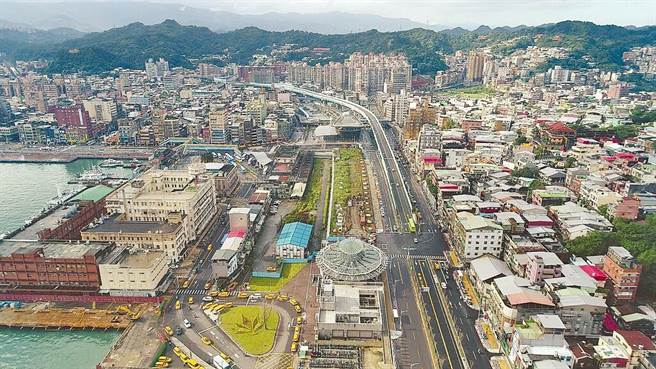 基隆捷运部分路段拟与台铁脱鉤，第一阶段先做南港到八堵。（基隆市政府提供）
