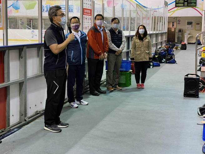 台中市政府运动局长李昱叡亲自到场为选手们加油打气，期许参赛选手拿出最佳实力，展现平时专业训练成果，争取佳绩。（台中市府提供／卢金足台中传真）