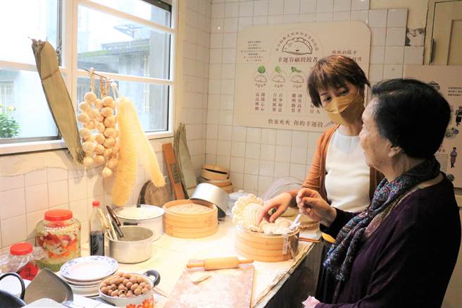 「2021新北市眷村文化节」暨「眷村女力特展」开幕活动，于今（23日）在空军三重一村登场。（文化局提供）