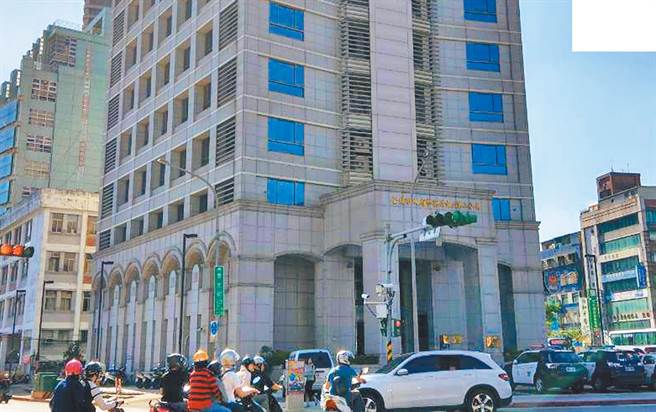 台北市政府警察局文山二分局景美派出所接获民眾报案，称女高中生在返家路上被3名自称教会人士的女子拉去受洗，全案朝向强制罪侦办。（中时资料照／陈鸿伟摄）