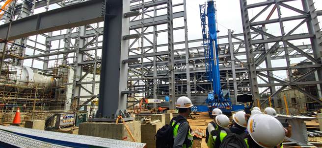 原本拟在明年上路的「50至99人」事业单位适用医护临场健康服务，职安署认为小规模事业单位资源不足，因而先要求有特别危害作业的优先执行。（报系资料照）