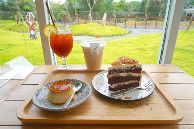 斑比山丘内的美美子咖啡厅提供多款饮品甜点。（何书青摄）