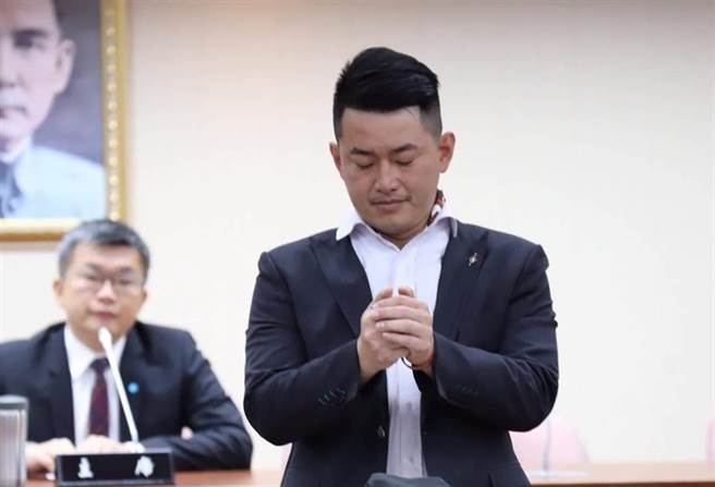 陈柏惟罢免案，23日投开票，确定遭罢免。(图/翻摄自陈柏惟脸书)